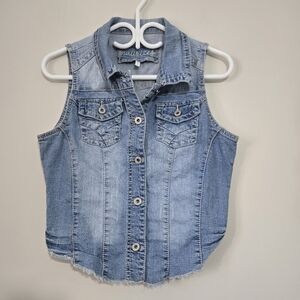 Maurices Women’s Denim Vest Medium Blue Wash Sleeveless Button Front Casual M